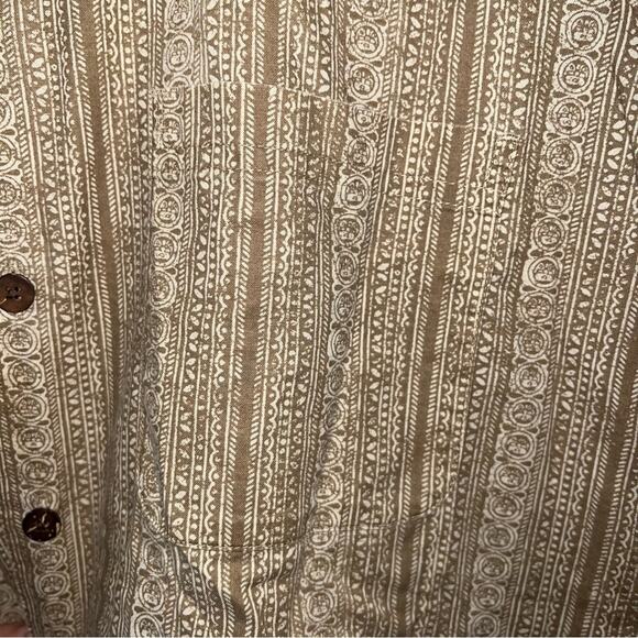 VNTG L.L.BEAN patterned short sleeve cotton button up L - Picture 3 of 6